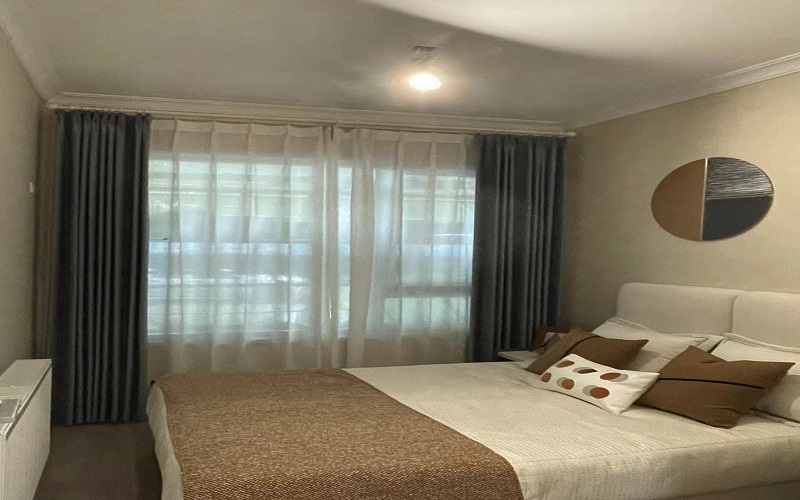 楚天都(dōu)市(shì)·半城(chéng)伴山(shān)