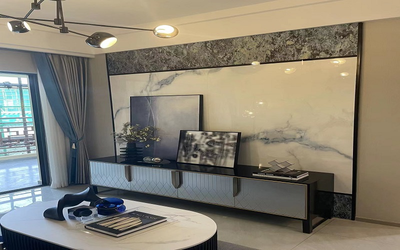 楚天都(dōu)市(shì)·半城(chéng)伴山(shān)