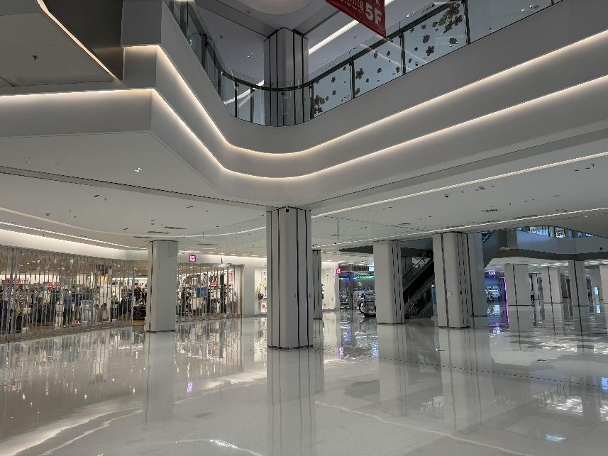 武漢中商鵬程銷品茂裝飾裝修改造工(gōng)程4